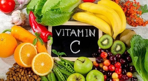 Ăn nhiều trái cây giàu Vitamin C giúp hết đắng miệng