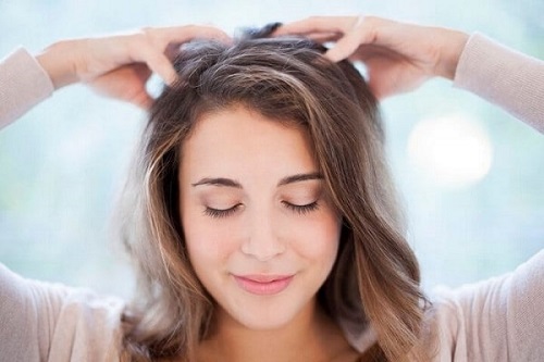 Massage nhẹ nhàng giúp giảm đau nửa đầu bên trái