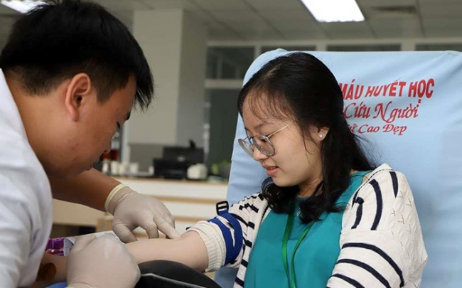 270 nhân viên, y, bác sĩ tham gia hiến máu nhân đạo