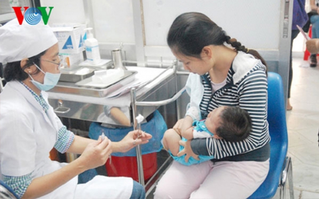 Cán bộ y tế e ngại tư vấn tiêm vaccine ComBe Five cho trẻ
