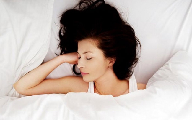 Cơ thể sẽ thay đổi như thế nào khi ngủ không dùng gối?