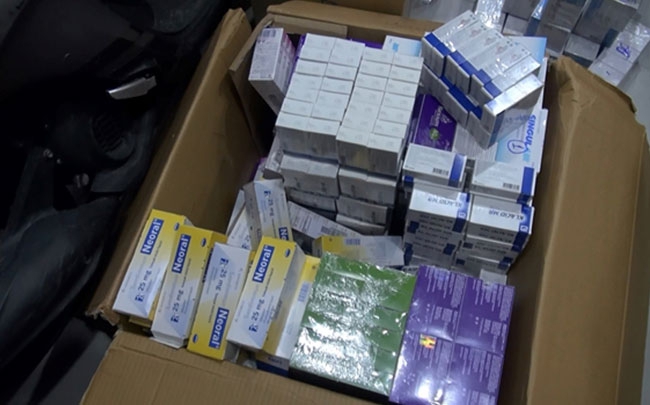 Nhập lậu lô thuốc tân dược về bán cho các tiệm thuốc tây tại TP HCM